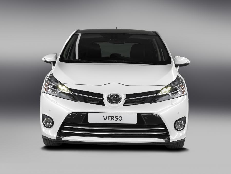  Toyota Verso 2012 года  (фото 8 из 10)
